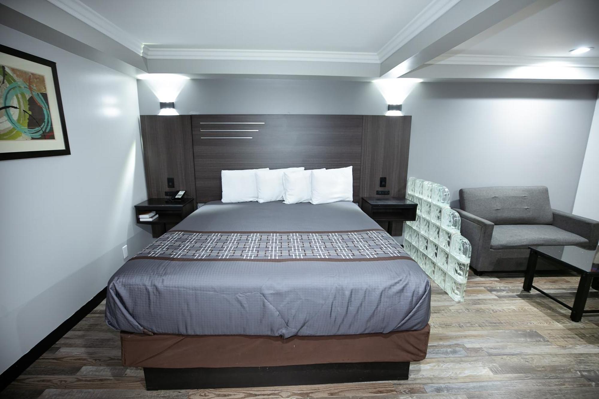 Rodeway Inn & Suites Беллфлауэр Экстерьер фото